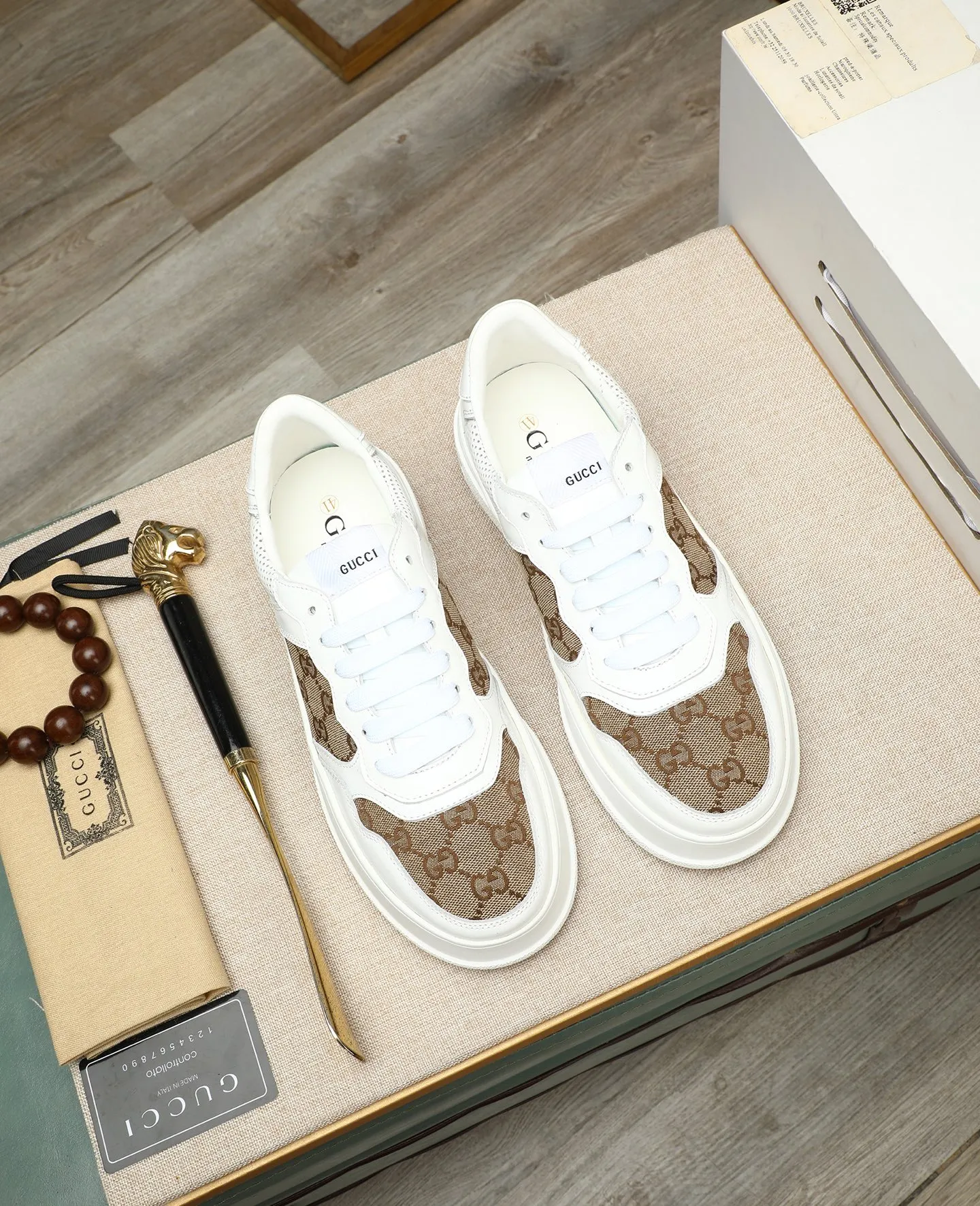 Men's shoes 💰400 GUCCI🔍🔍The latest models are on sale at the same time at the counter. Original calfskin imported from Italy, genuine leather lining, (high-end, extravagant, and classy) with exquisite workmanship. Soles: Original soles specially provided by the original factory. ⚠Exclusive double-layer movable molded soles are super comfortable⚠. Photos of the real thing🎬The real thing is better🔍🔍"High quality·Follow the order" Code number 38-44